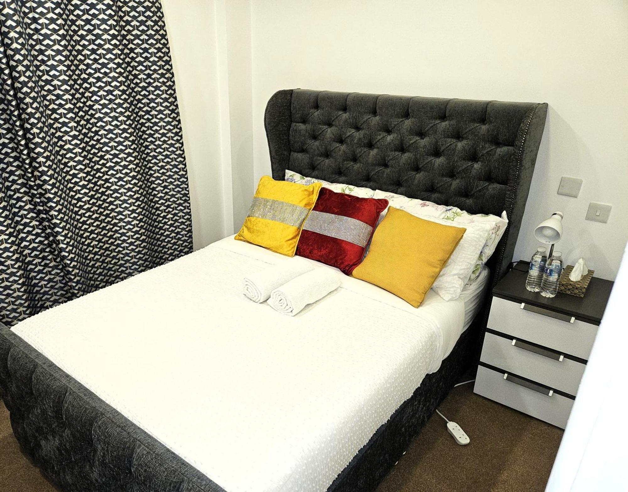 London Sleephouse Partying Is Not Allowed Pls Exterior foto